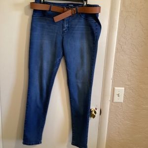 Jeans, size 16 ladies, Belt included.